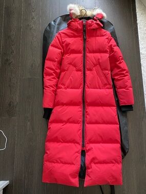 Red Canada Goose Mystique Parka Down Insulated Coyote Fur Trim Hood XS